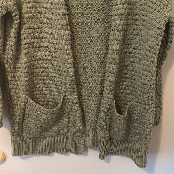 Ye mak women’s sweater size S/M - Picture 3 of 4